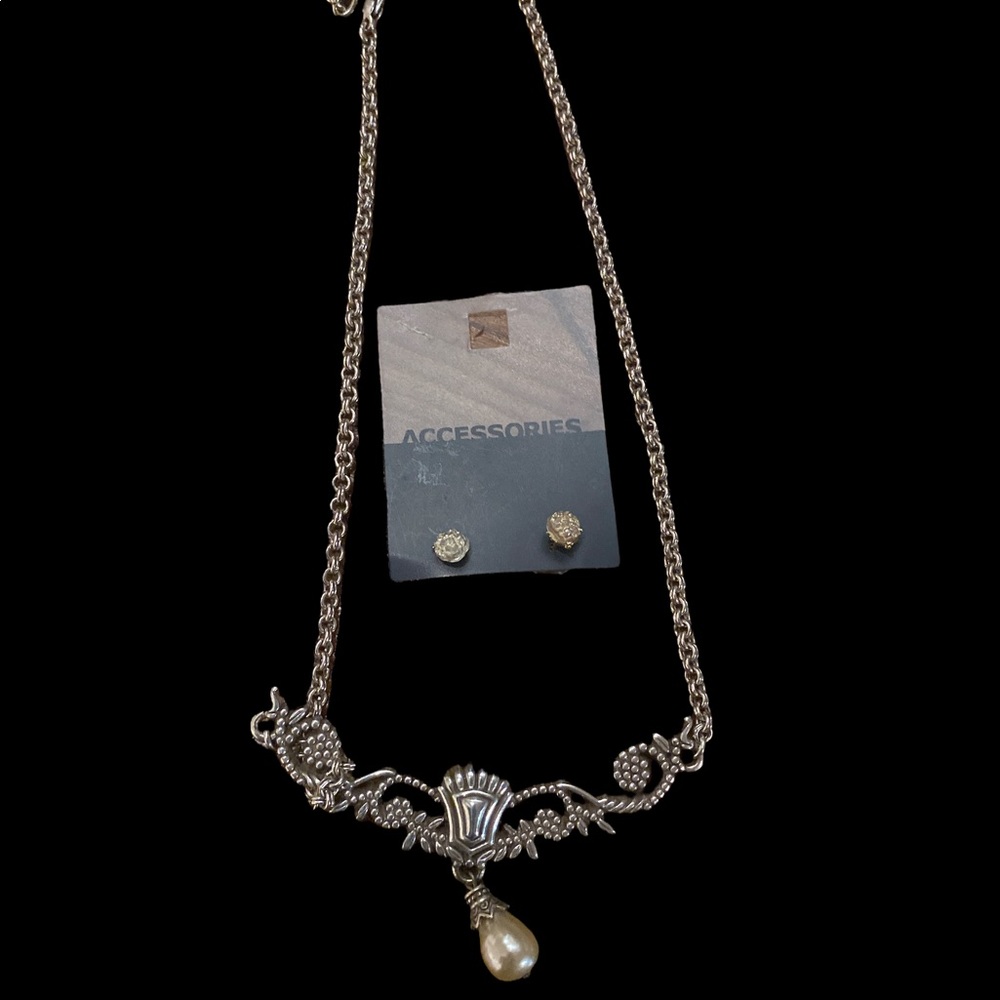 Vintage necklace earrings and brooch set 46
